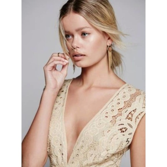 Free People One Million Lovers Ivory Lace Sleeveless V-Neck Mini Dress Sz 2 - Picture 2 of 16